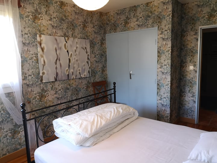 160 سريرًا مزدوجًا