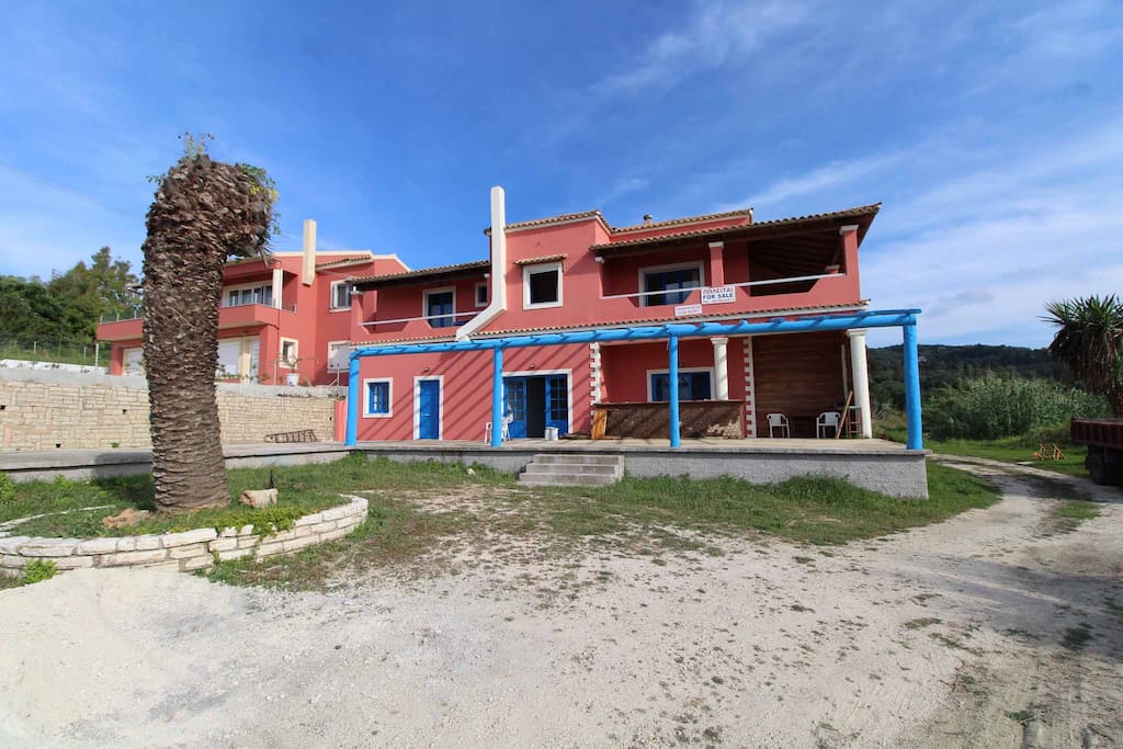 Bantounos Apartment