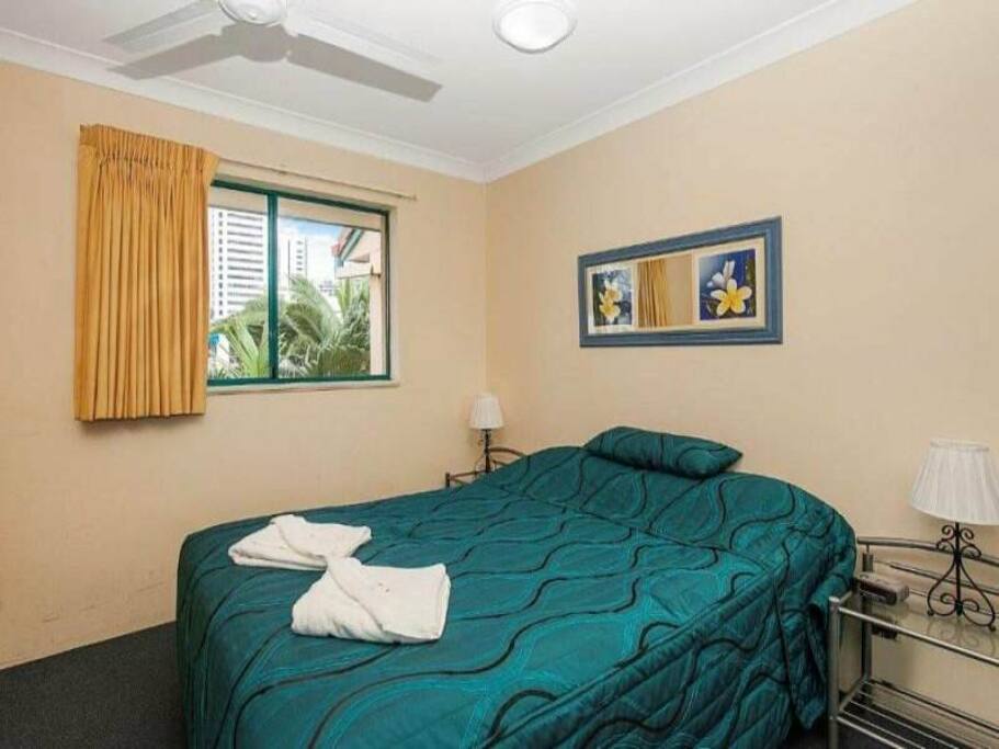1 bed apartment down stairs