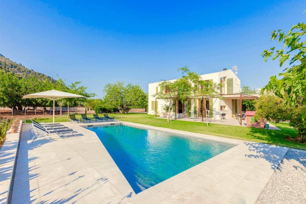 Villa view and pool