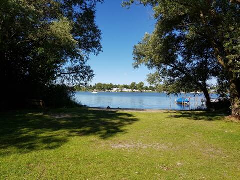 Holiday oasis on Lake Beetz with whirlpool and sauna