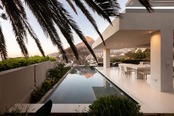 008 Villa gallery image 4