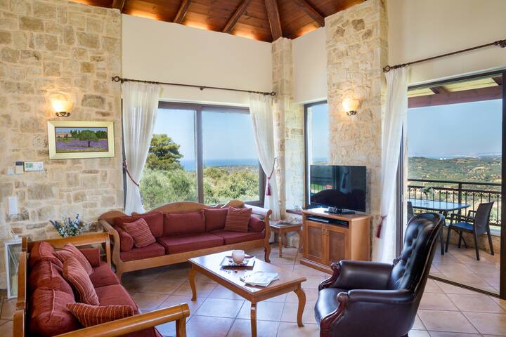 Family Villa w/Private Pool, BBQ & Childrens Area gallery image 4