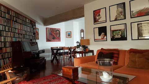 Anuncio de Airbnb popular: Bright and luxurious penthouse in great location en Camins Al Grau
