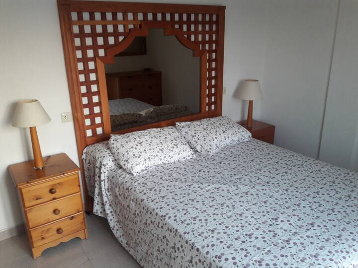 ห้องนอน 1/Habitación 1/ห้องนอน 1 - มีผ้าปูที่นอนให้/Provee la ropa de cama/มีผ้าปูที่นอน 