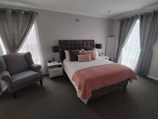 Beautiful home near the beach gallery image 2