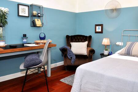 Cozy room in the center of Barcelona