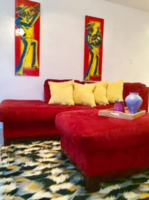 Come relax in a cozy and jazzy cottage!