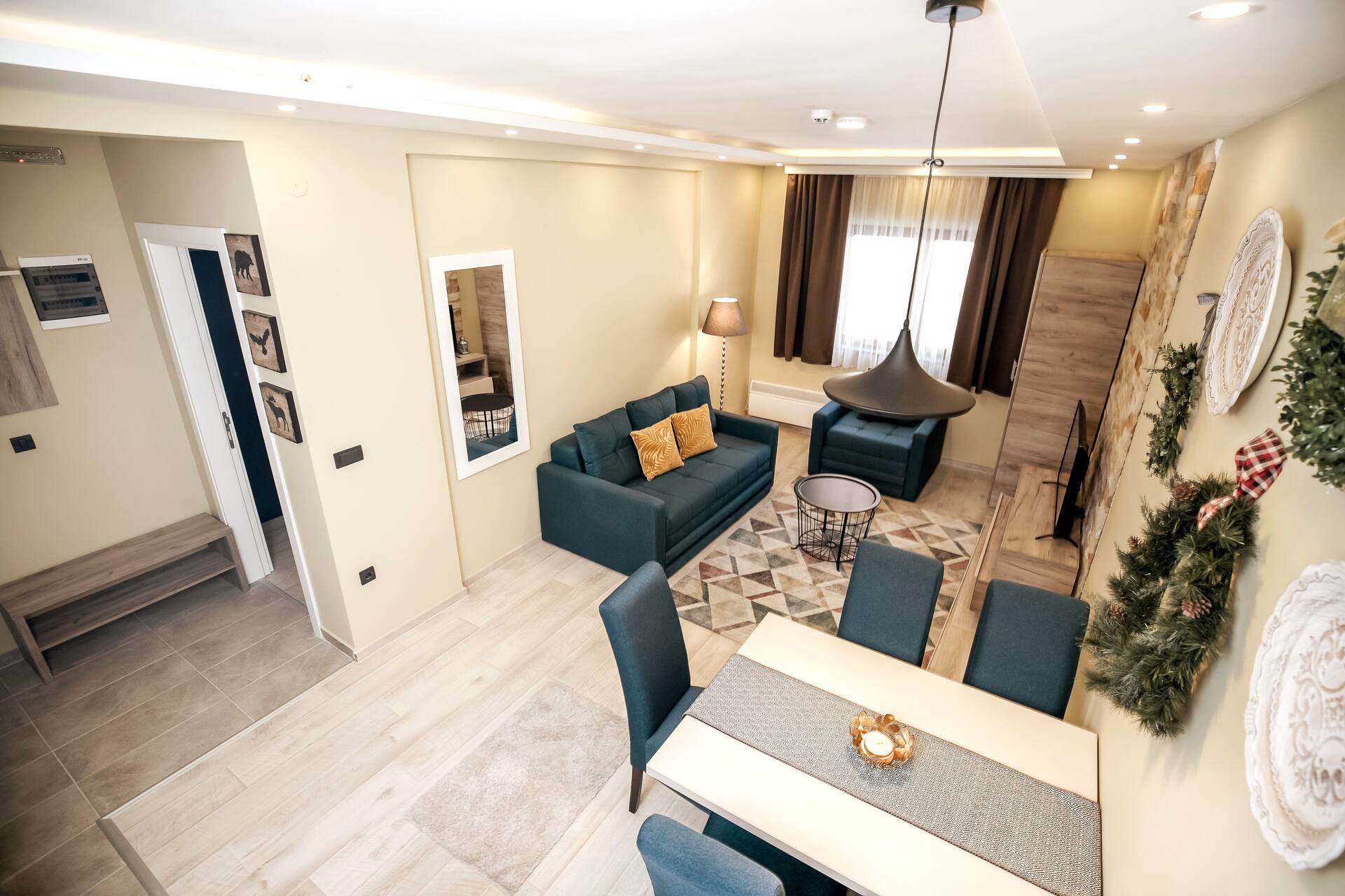 Free Garage - Sky Cabin Apartments - One Bedroom