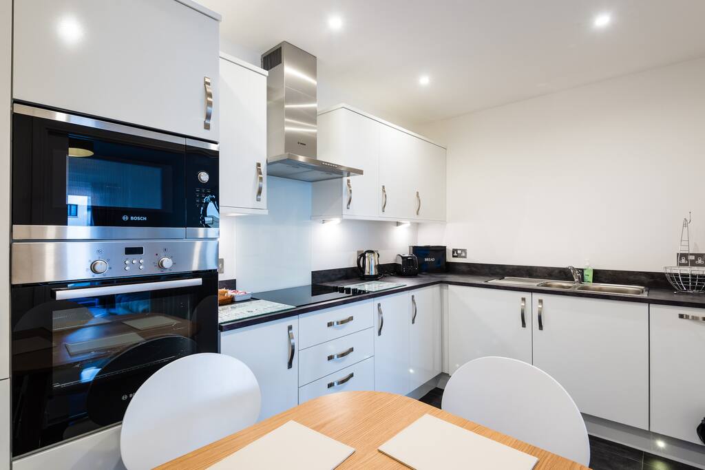 Fully fitted new kitchen