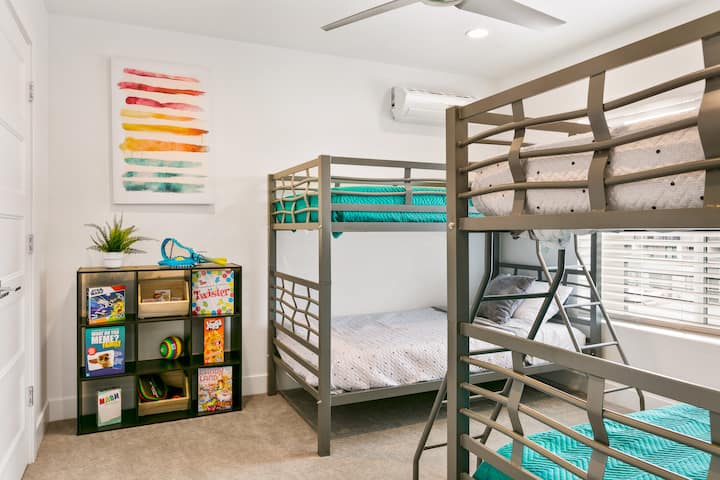 Dhomë dyshe në katin e sipërm