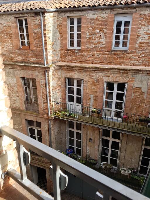 l'appartement est situé dans un hôtel particulier du 17e siècle