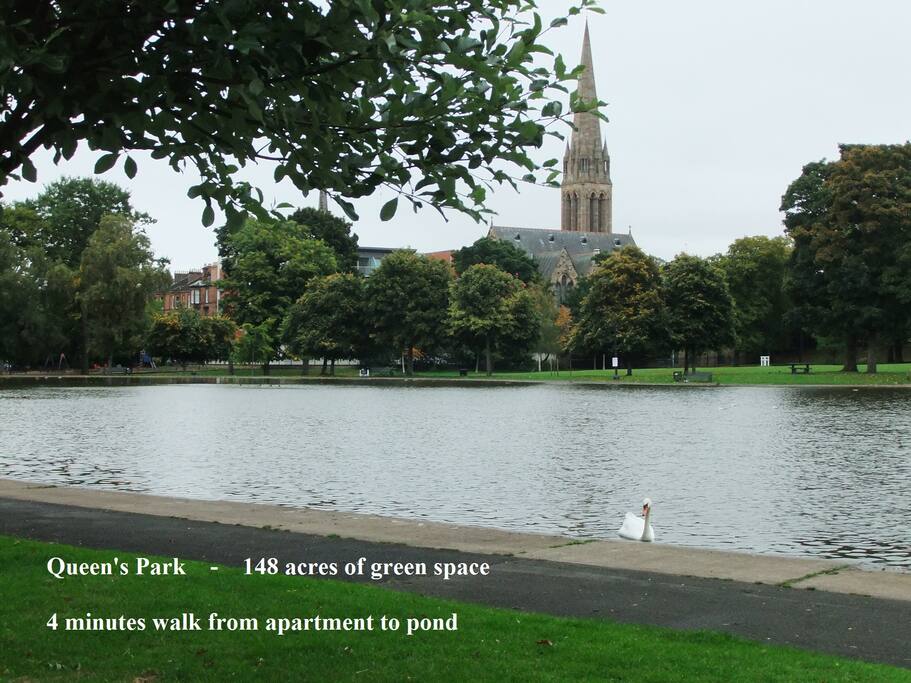 Queens Park pond
