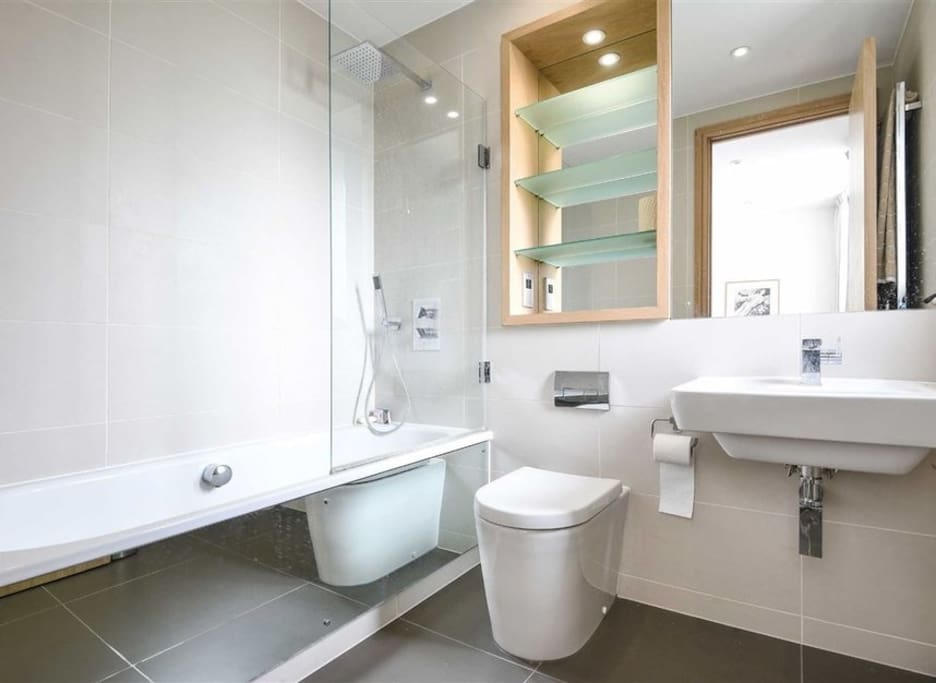 En-suite bathroom