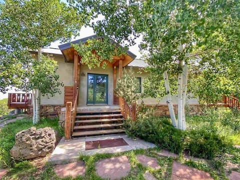 Powderhorn Grand Mesa  Classy Family Cabin