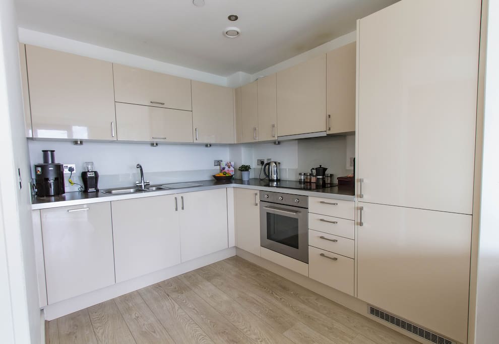 Our modern and fully equipped kitchen with access to appliances for a healthy breakfast.