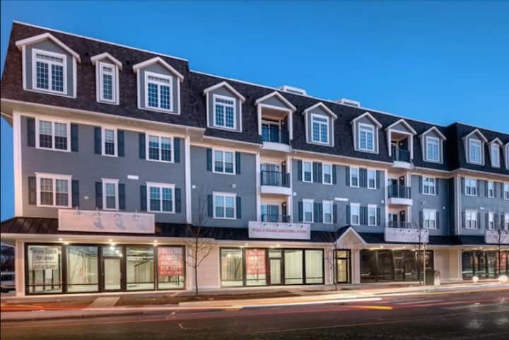 2bed/2bath Apt at Waltham Landing. Middle Unit