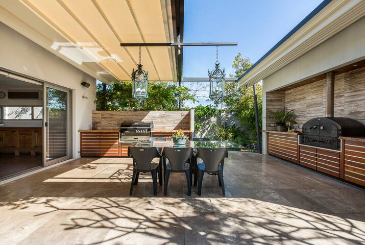 The Roy – Tranquil Summer Holiday Retreat gallery image 4