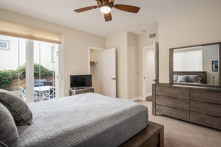 Dormitorio tamaño queen en el primer piso