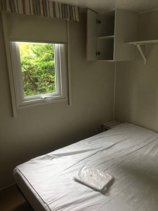 Chambre 1 avec lit double