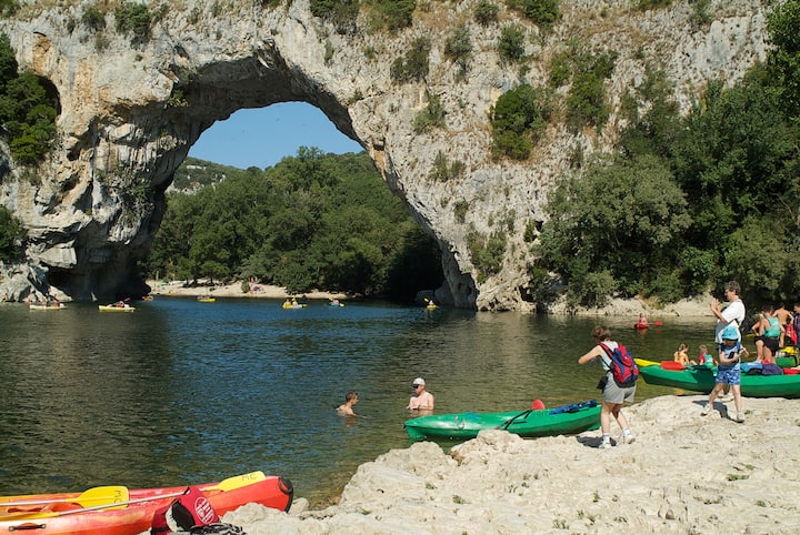 Photos De Plage Cailloux De Labeaume Labeaume Alloggi e case vacanze - Alvernia-Rodano-Alpi, Francia | Airbnb