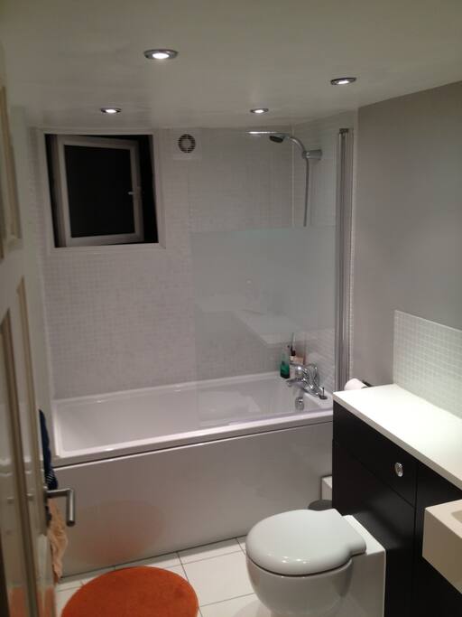 Modern bathroom