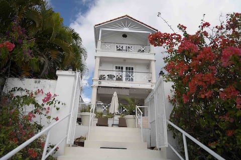 BEACH FRONT WEST COAST VILLA