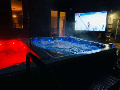 Sleeping Giant Stay/Swim Spa w/Tread/Tonal/Peleton