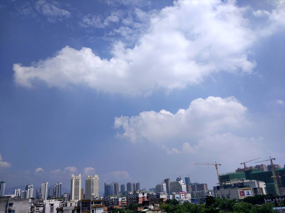 NO.1星辰*无敌高空夜景房,工业路沿街欧式小区,交通便利,万象宝龙苏宁广场尽在咫尺