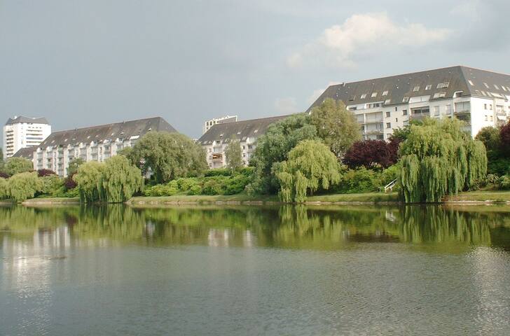 Grande chambre privée dans un vaste duplex