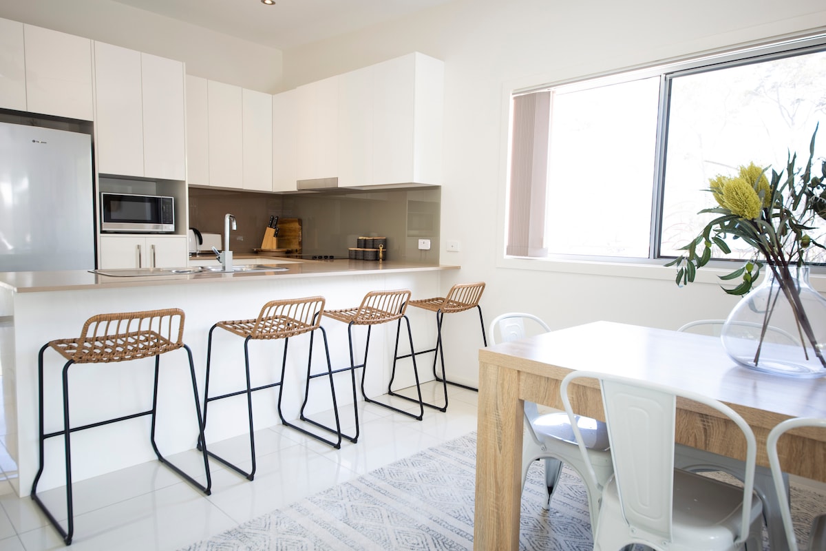 Top Airbnb: Blissful Esplanade Villa, Swim Beach Opposite in Urangan