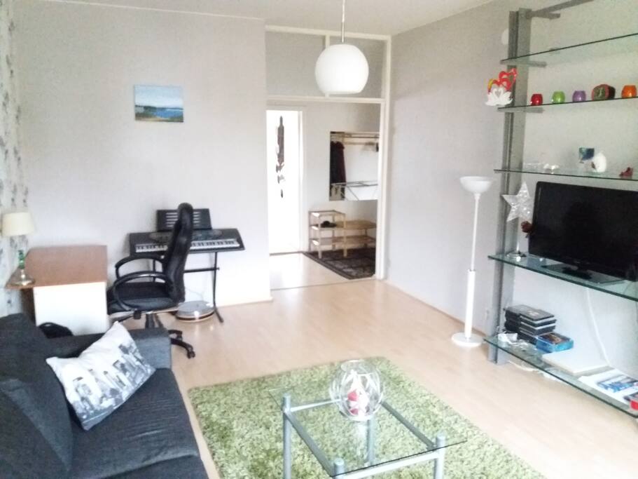 Taulu-TV.
Flat TV.