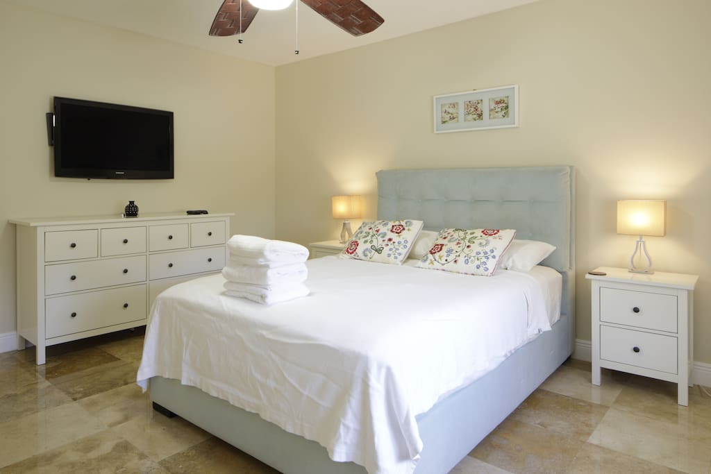 Yasmin Room