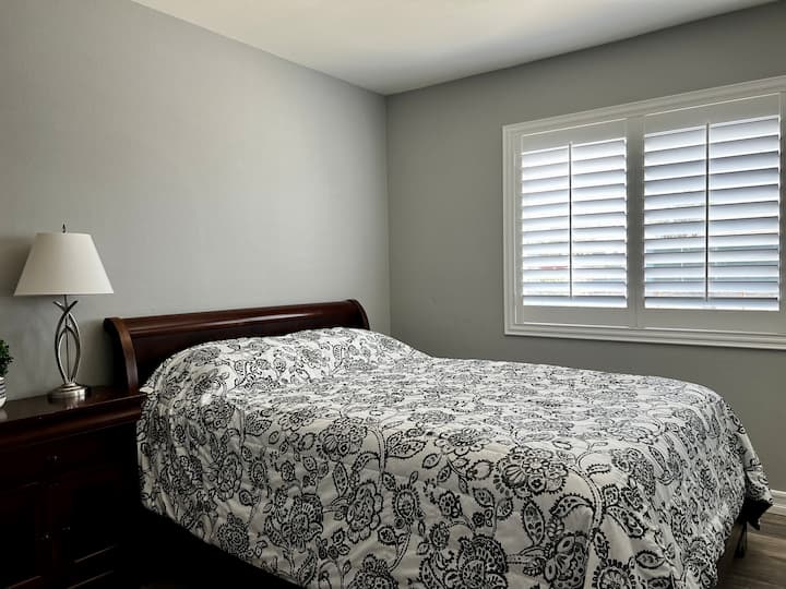 Segundo dormitorio en el segundo piso (tamaño queen)