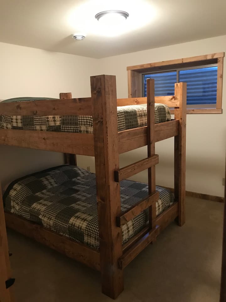 Bunks mbili za ukubwa kamili