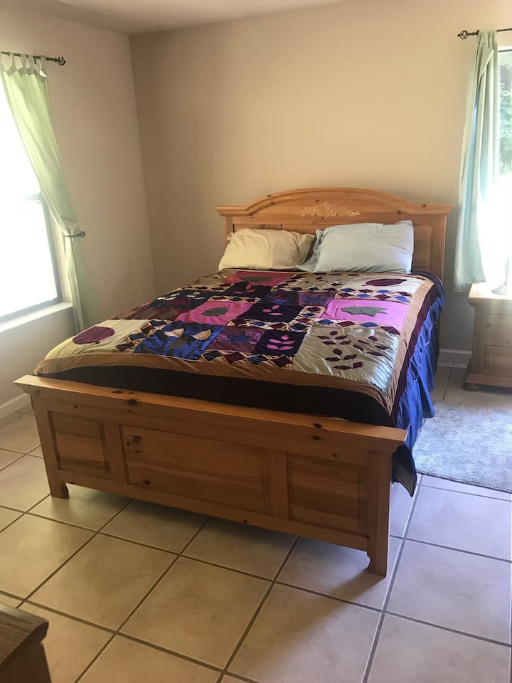 Kitanda cha ukubwa wa 2 cha chumba cha kulala cha m