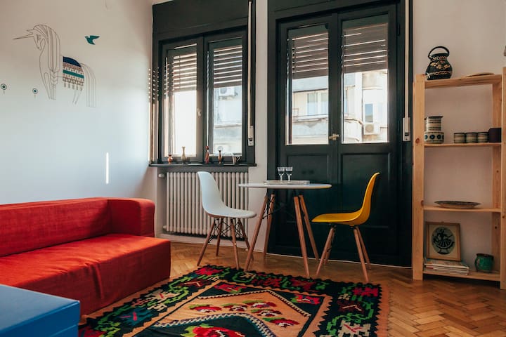 Folk Studio in Romana Square (Tache Ionescu St)