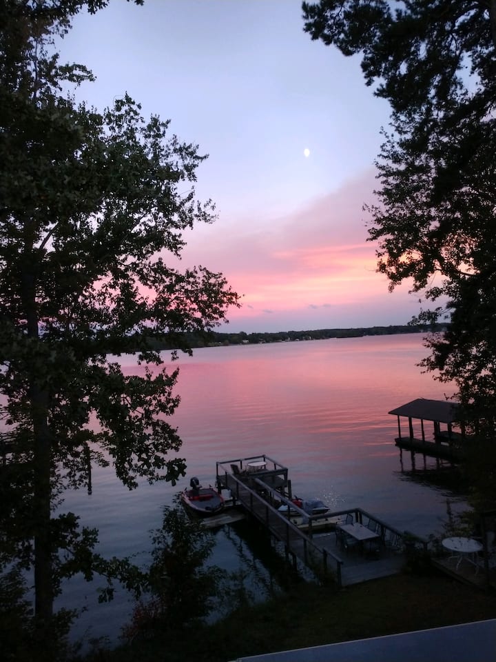 WATERFRONT! Lake Norman Vacation & Corporate Apt. Houses for Rent in Terrell, North Carolina