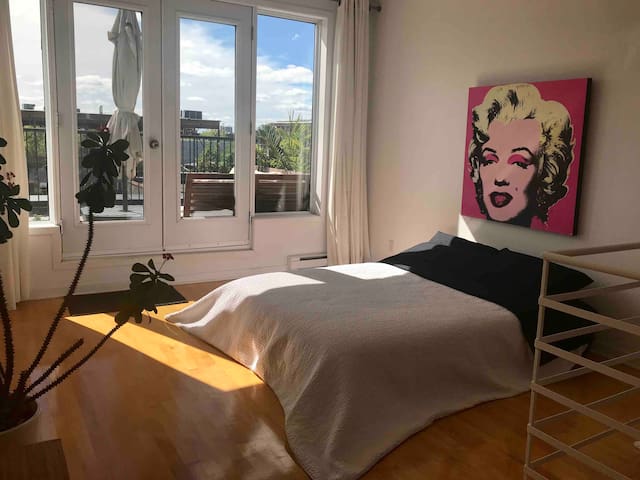 Sunny and Beautiful Loft in Old Factory Building