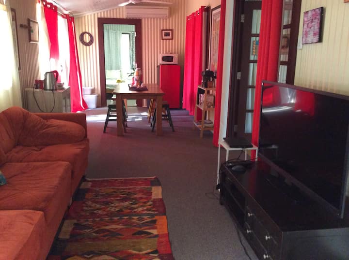 Large self-contained granny flat - Cable Beach