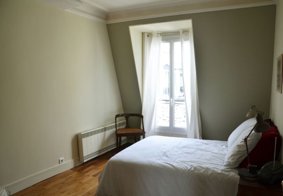 Chambre au calme sur cour