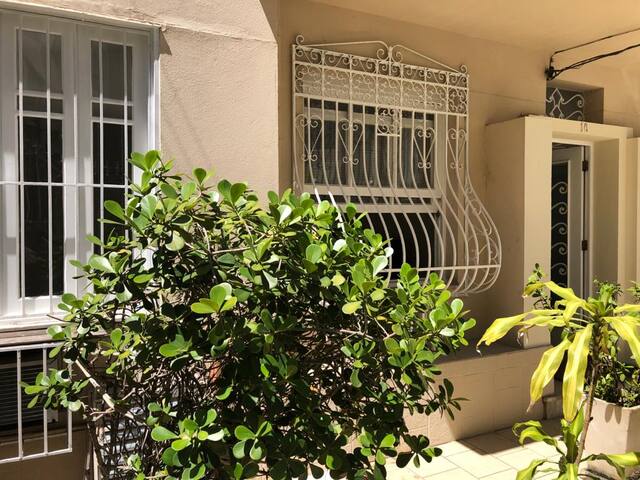 Uma casa de praia no Arpoador – Ipanema