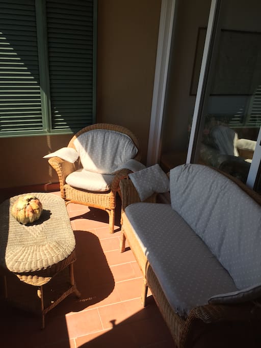 veranda con divanetto