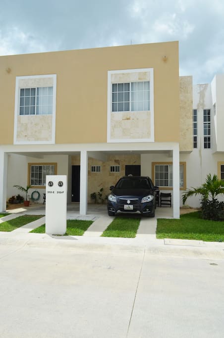 Casa 310-F con estacionamiento techado para 1 vehículo