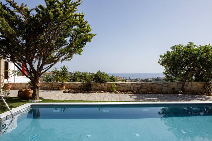 Veranda Sea View Villa, Walking Distance to Beach gallery image 4
