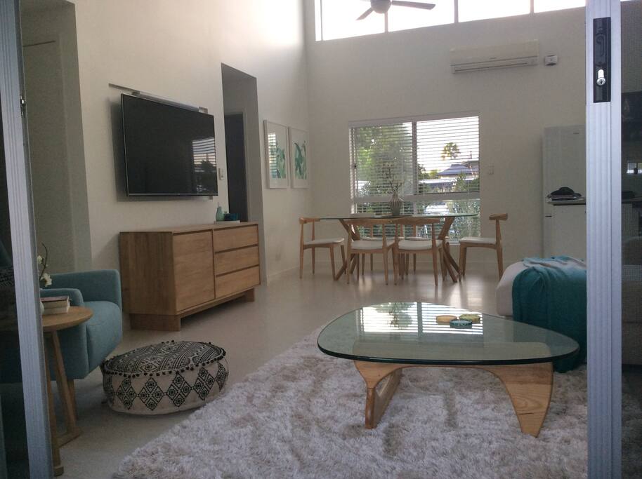 Lounge, dining