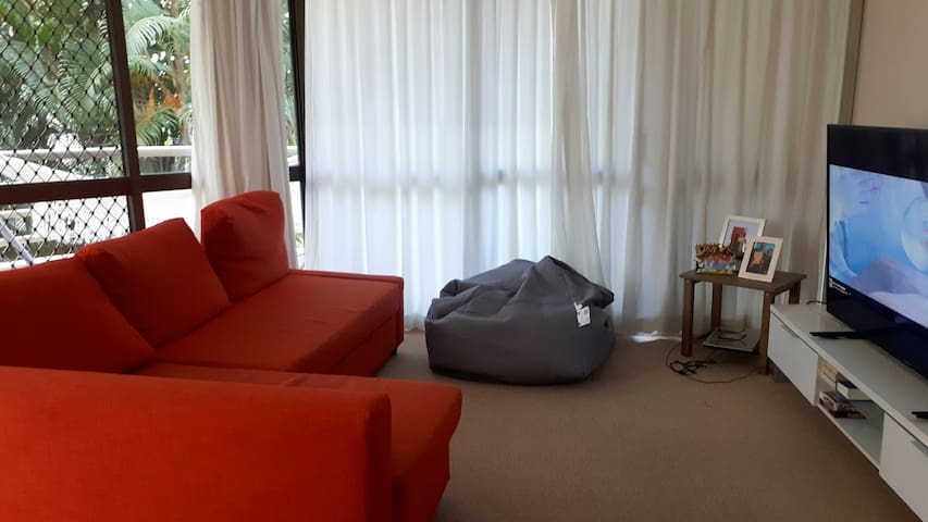 Large room with private bathroom! 5min walking CBD