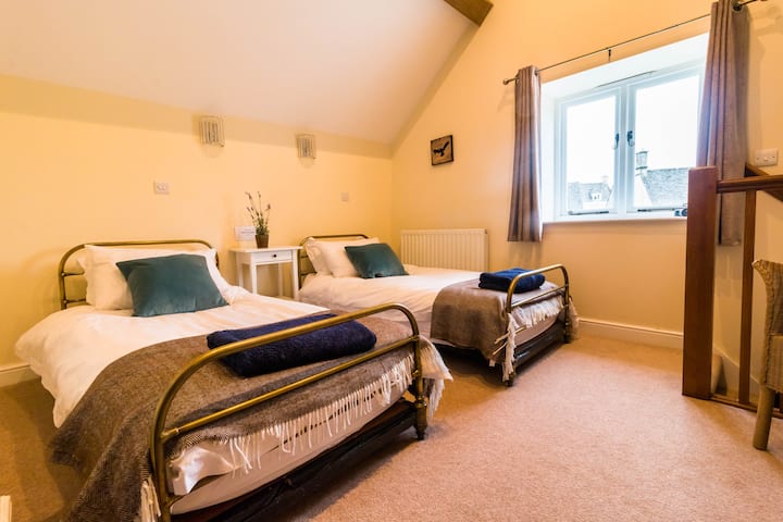 Lovely, comfortable and spacious twin bedroom with separate staircase - perfect for older children!