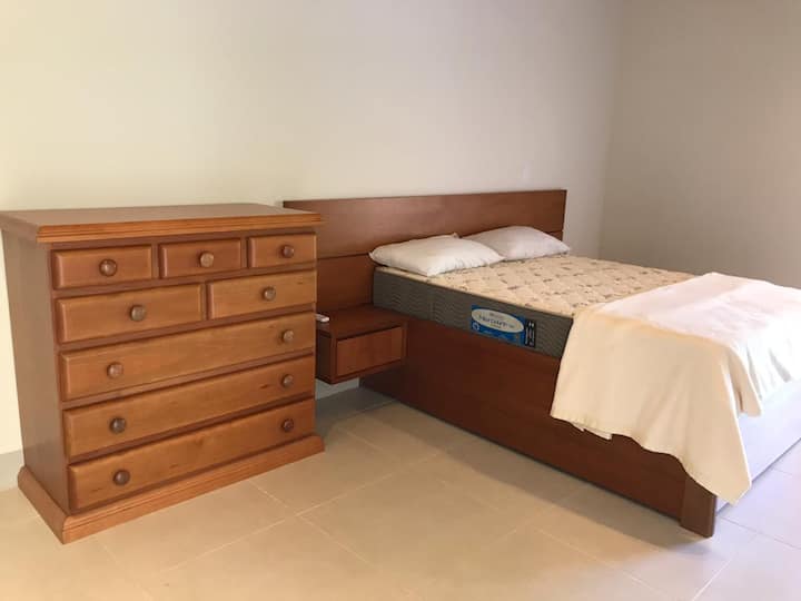 套房01 - 1张双人床+ 2张子母床