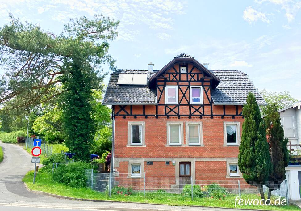 Front View / Forderansicht